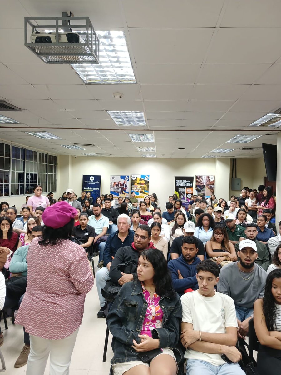 Marcela Paredes de Vásquez tweet media