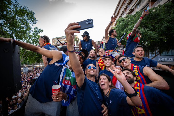 coach_barca's tweet photo. سعادة .. فرحة جنونية .. ثلاثية محلية عظيمة 

💙❤️

#برشلونة https://t.co/LPr3i1gjMM