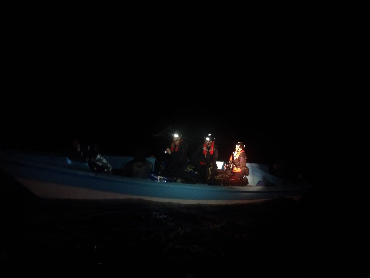 USCGSoutheast's tweet photo. #BreakingNews 🚨@USCG Cutter Calhoun's crew offloaded approx. 19,055 pounds of cocaine and marijuana, worth an estimated $140.9 million, @PortEverglades, Friday. ❌❄️

Read 🔗 https://t.co/NsXLZjlM0V

#USCG #DrugBust #CoastGuard #d7 #LawEnforcement 
@DHSgov 
@NAVSOUS4THFLT https://t.co/XeBlNhLyyg