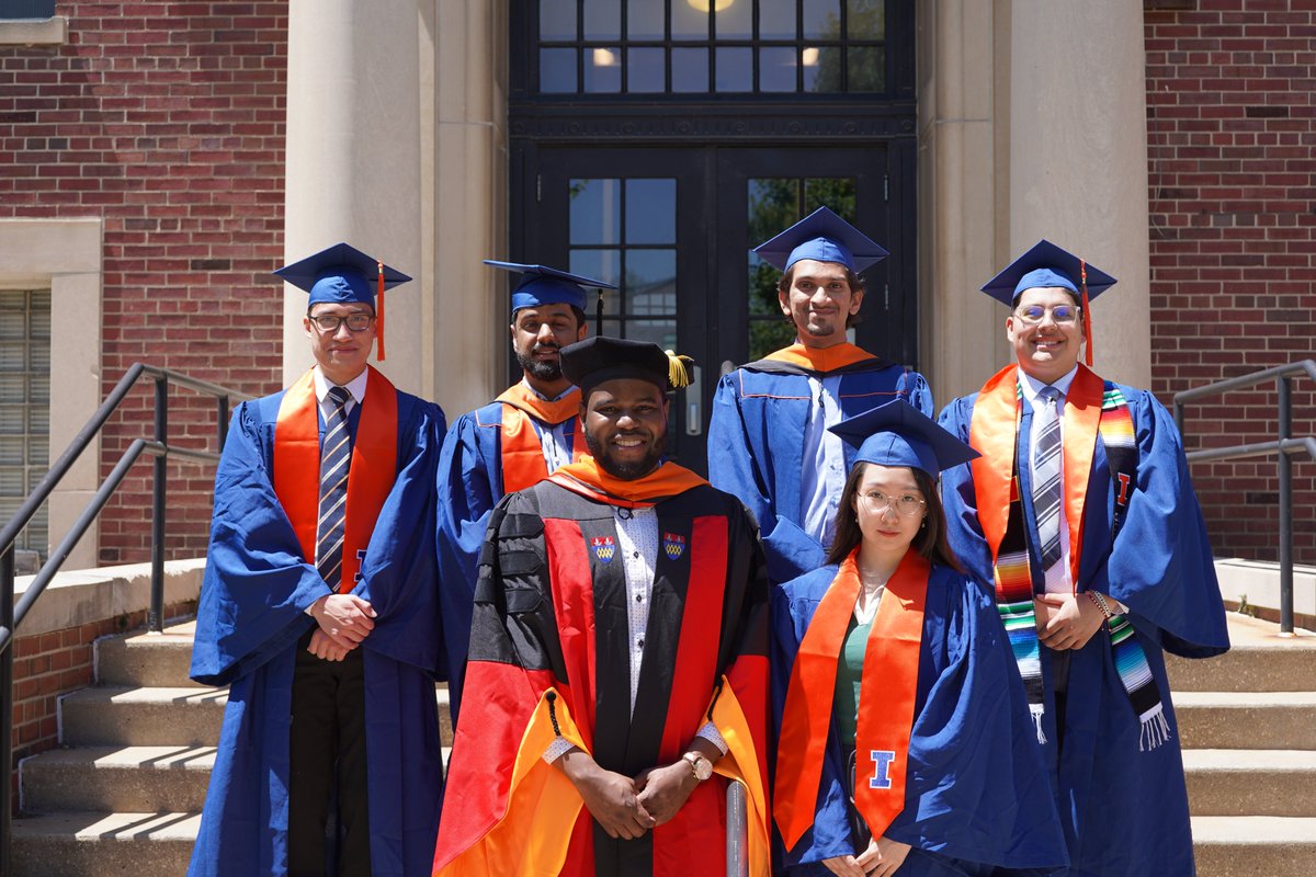 DrMatthewClarke's tweet image. First Graduates of the Lab for Electric Aircraft Design and Sustainability!!! 🎉🎊🥂🥳 #AerospaceEngineering @UofIllinois
