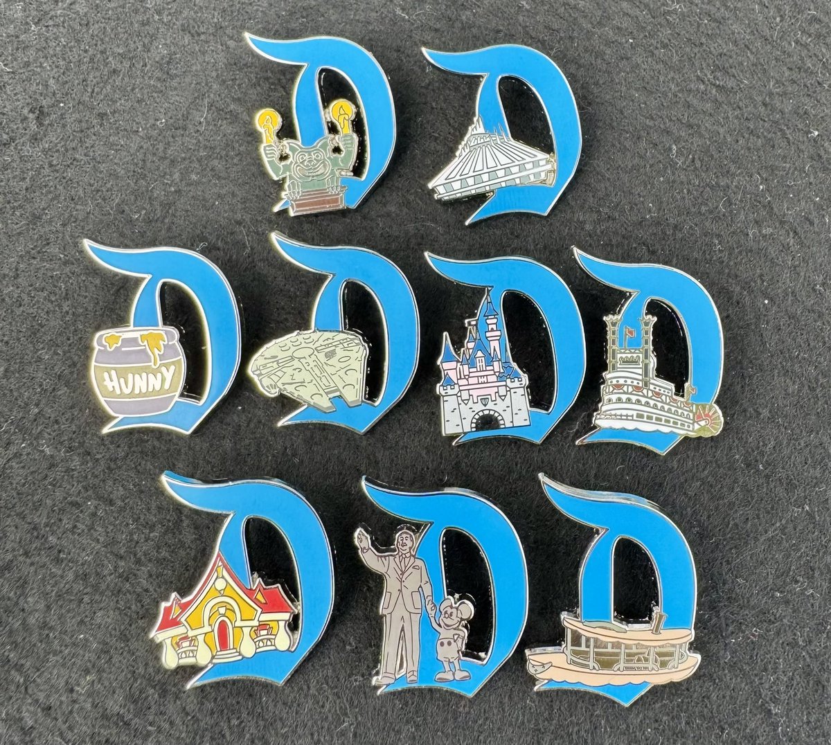 DisneyPinsBlog's tweet photo. Here is a look at the Key to Disneyland pin set! Details: https://t.co/53rWTZnhoU https://t.co/nUIUHpg8Kb