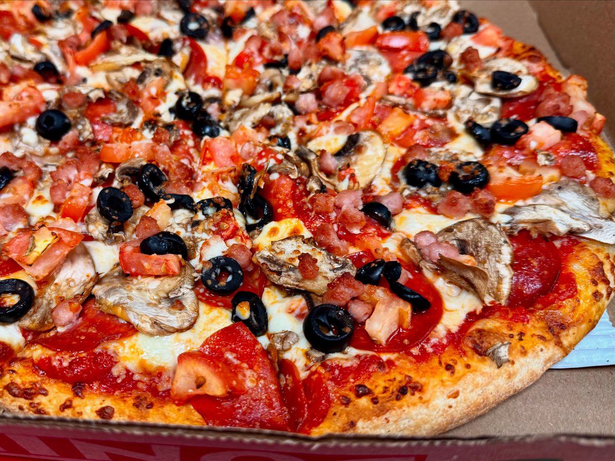 Reginos Pizza-Danforth tweet media