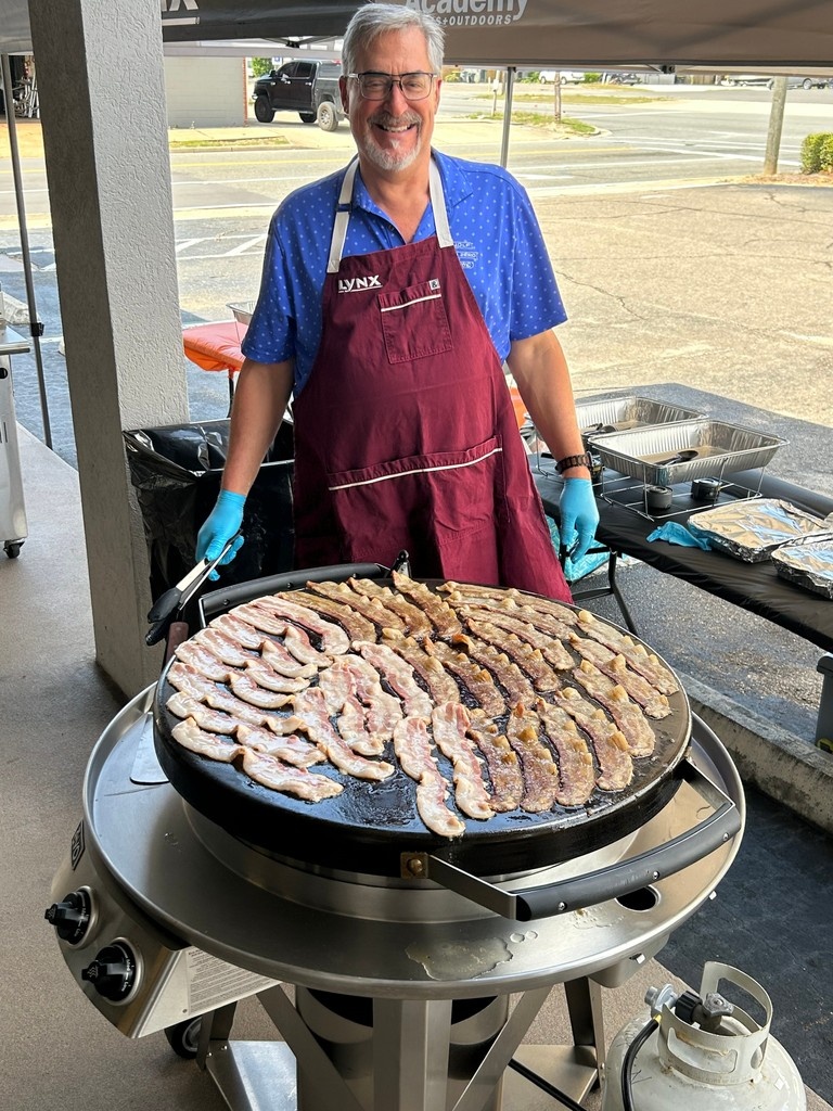 Our Fort Walton showroom celebrated our customers today with a grill out! Thank you to everyone who stopped by— we love getting to grill out and say thank you to our customers, builders and designers! .
.
.
#allsouthappliance #shopallsouth #shoplocal #appliances #fortwalton