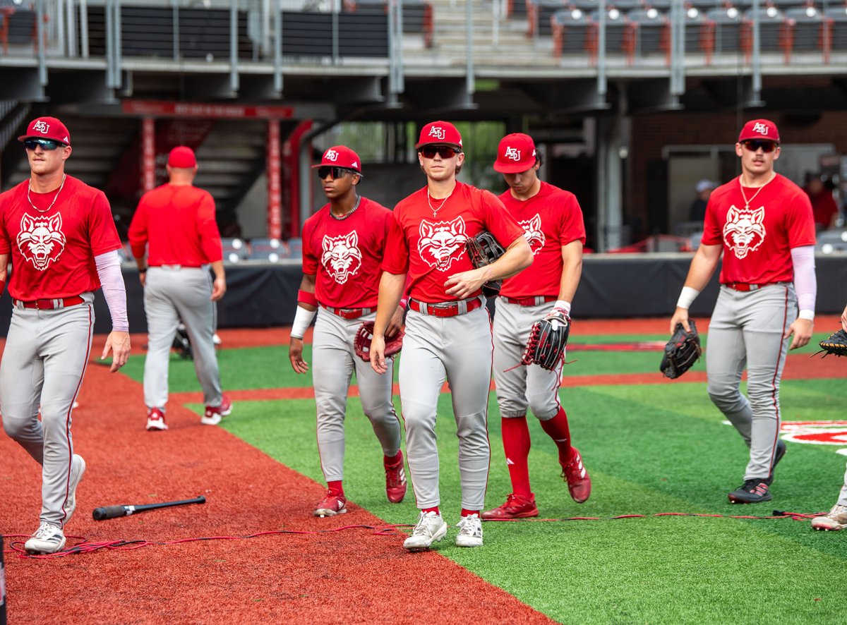 Getting loose in Lafayette!

#WolvesUp