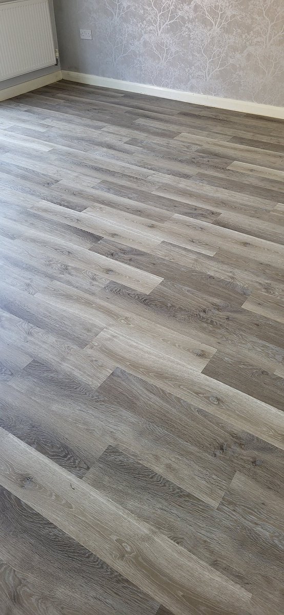 Bradgate_Brook's tweet photo. Karndean Knight Tile KP99 Lime Washed Oak to Lounge, hallway &amp; cupboard #LVT #lvtflooring #Karndean #Oak https://t.co/mkxuaXUsGe