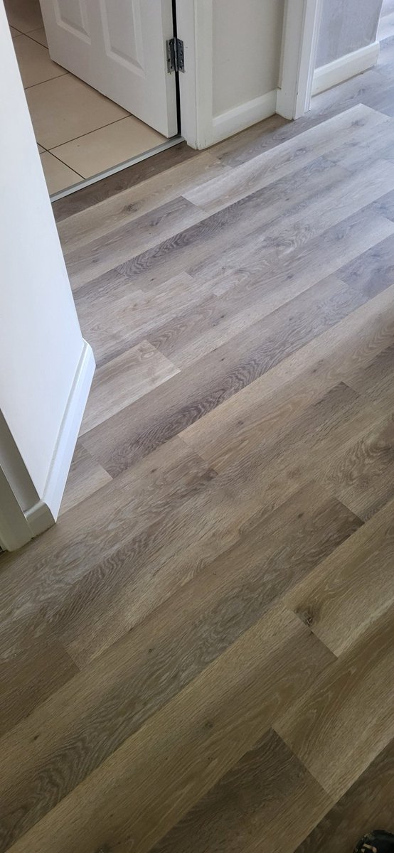 Bradgate_Brook's tweet photo. Karndean Knight Tile KP99 Lime Washed Oak to Lounge, hallway &amp; cupboard #LVT #lvtflooring #Karndean #Oak https://t.co/mkxuaXUsGe