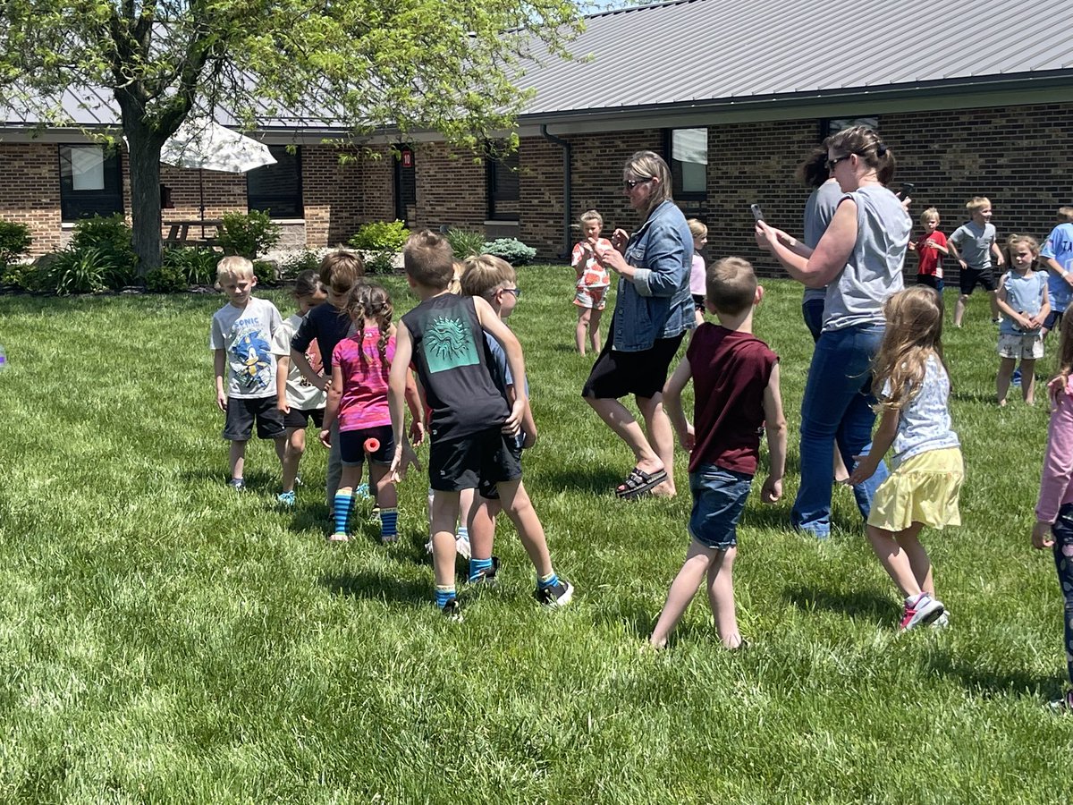 cv_ecc's tweet photo. The K classes had their fun day today! Thanks to our ECC Parents Club for helping with the games and planning! https://t.co/zoOxdBsSFn