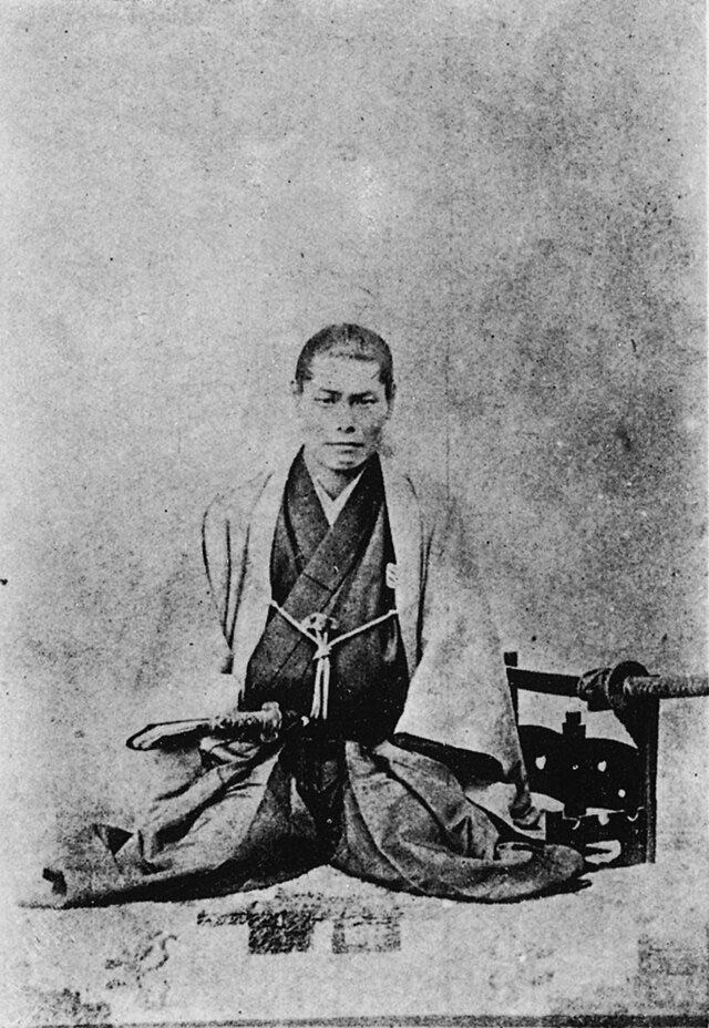 1868年5月17日、近藤勇が江戸板橋で斬罪梟首の刑に処せられる。35歳。首は京都に運ばれ、三条河原にさらされる。板橋に葬られた胴体は、後に ...