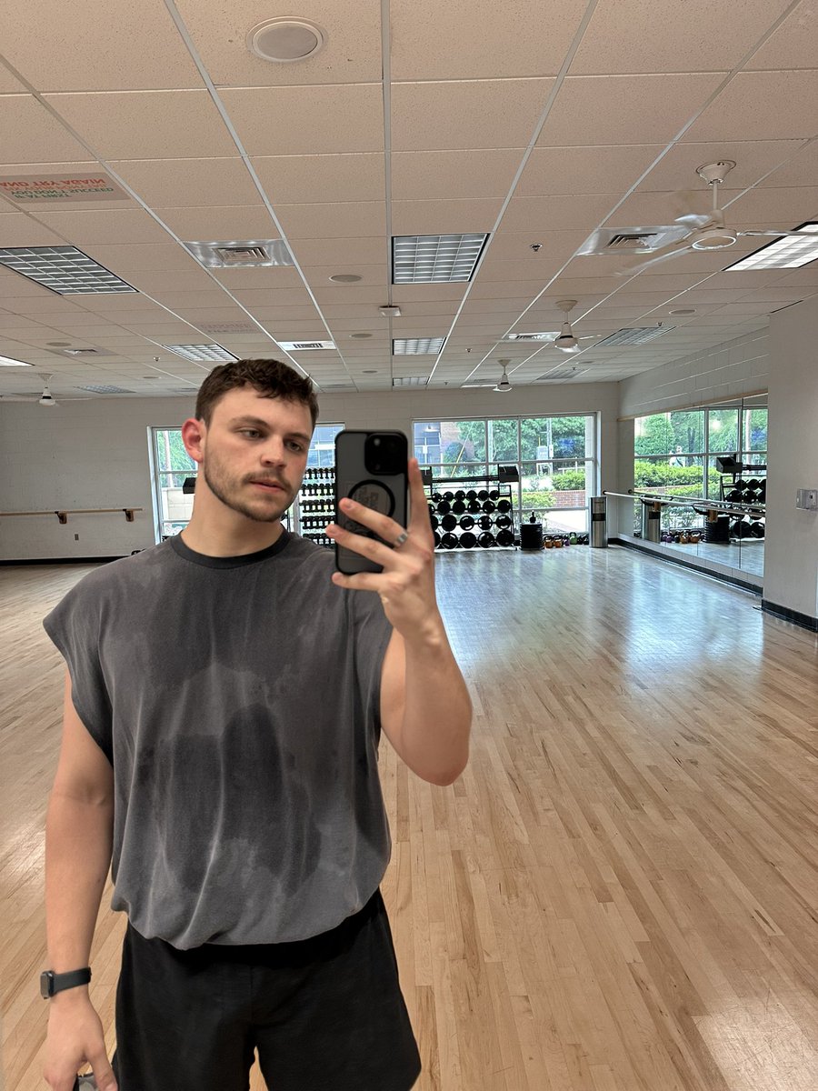 zach tweet media