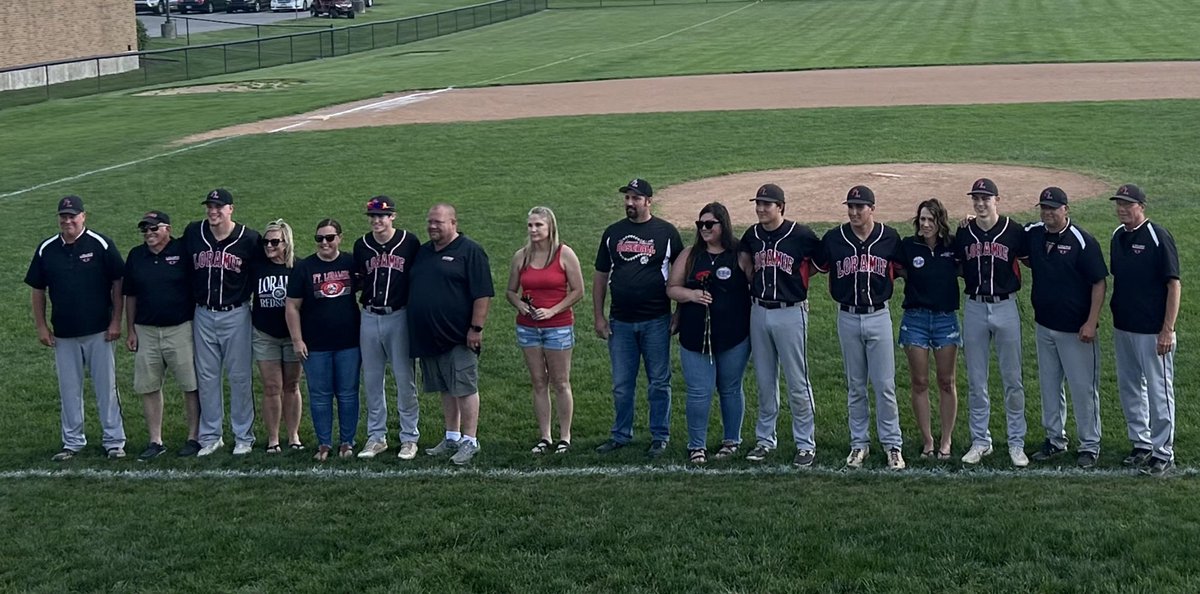 Thank you to our seniors and parents for their time and dedication to our baseball program. #WeAreFL