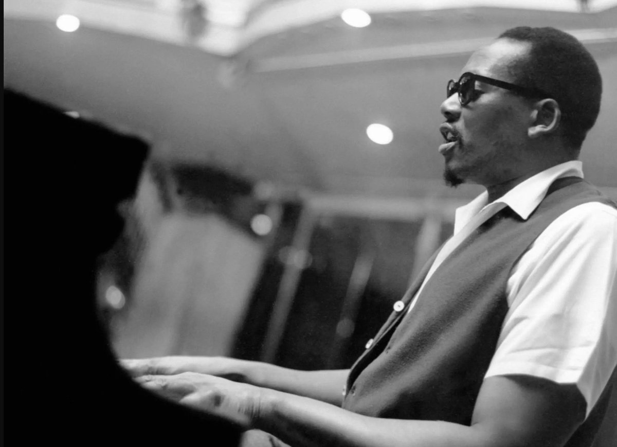 "We are historians+it is our purpose to tell the people the true story of our past,and to extend a better vision of the future. We all have music in us-your heartbeat is your drum, your voice is your sound-and music is supposed to put you in tune with nature."
-RANDY WESTON #jazz