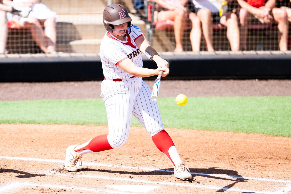 BrownU_Softball's tweet image. Early inning 📸