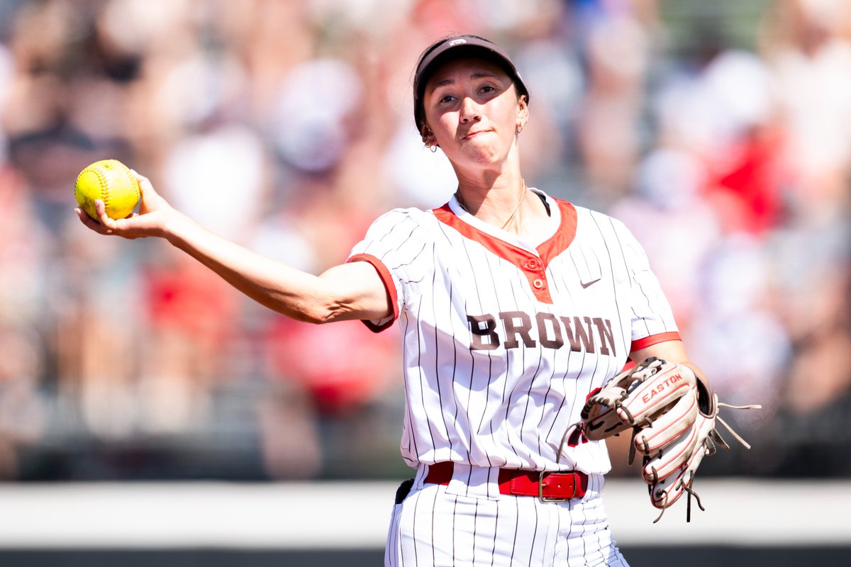 BrownU_Softball's tweet image. Early inning 📸