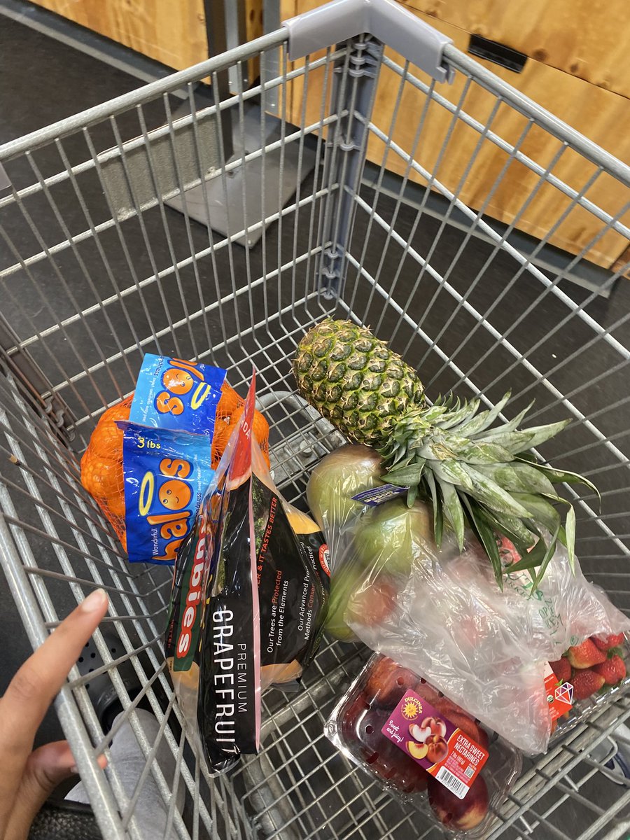 wellspenttt's tweet photo. why am i paying for my own stuff??? https://t.co/fwpcNlugKw
