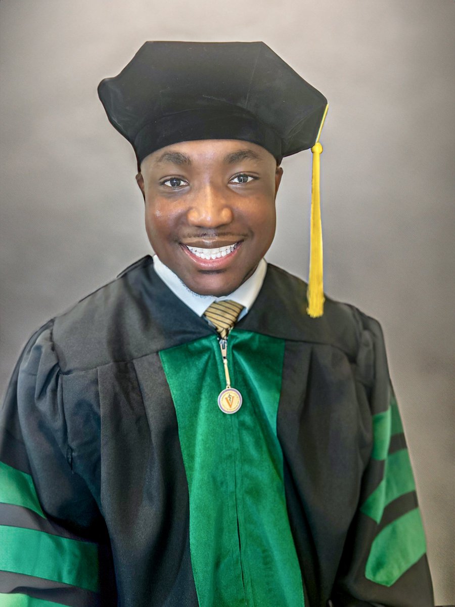 ttime_55's tweet photo. First Physician from my bloodline. Couldn’t have done it without God’s Grace and the love from my village. This one bigger than me. #1stGenPhysician #BigDOctor
#WeMadeIt https://t.co/VYPSJSRwFk