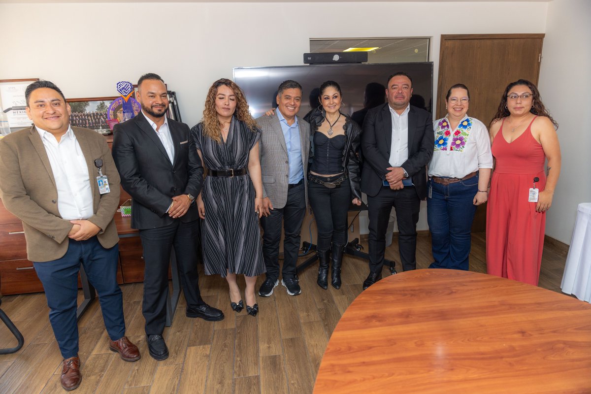 davidsanchezi's tweet photo. Hoy me reuní con la Fiscal Dilcya García, titular de la Fiscalía contra la Violencia de Género.
Agradezco la disposición al diálogo y la oportunidad de fortalecer el trabajo en equipo, siempre en favor de la seguridad de las mujeres coacalquenses.
#ContinuidadDeBuenosResultados https://t.co/RO6Tm0jUuA