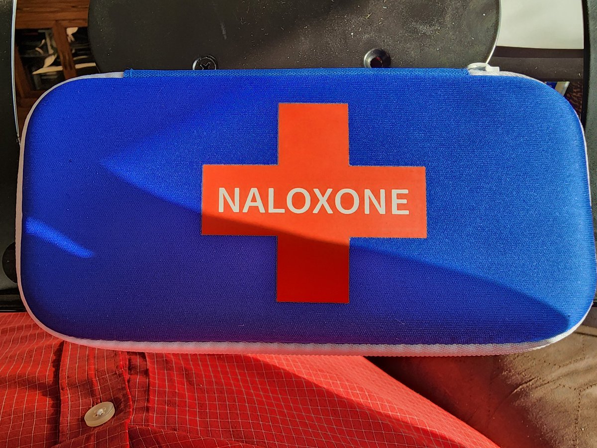 MarkDavis0129's tweet image. Did everyone in ONT get a couple Opioid OD kits? Or just us people living in a tougher neighbourhood, there is 17-18 people living in a sq mile here. Wife said It showed up with an Amazon driver today addressed to the "Resident" & our home address.