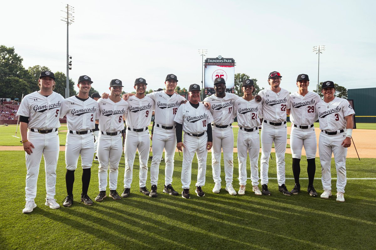 𝟮𝟬𝟮𝟱 𝗦𝗘𝗡𝗜𝗢𝗥 𝗖𝗟𝗔𝗦𝗦

#Gamecocks | #ForeverToThee