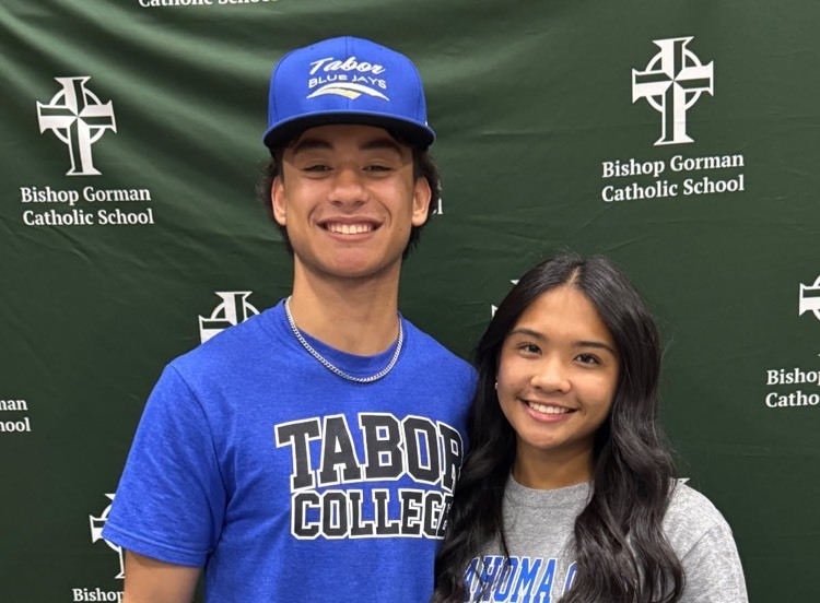 Gorman's Carter, Cleofe sign with colleges for football, VB bishopgorman.net/o/athletics/ar…