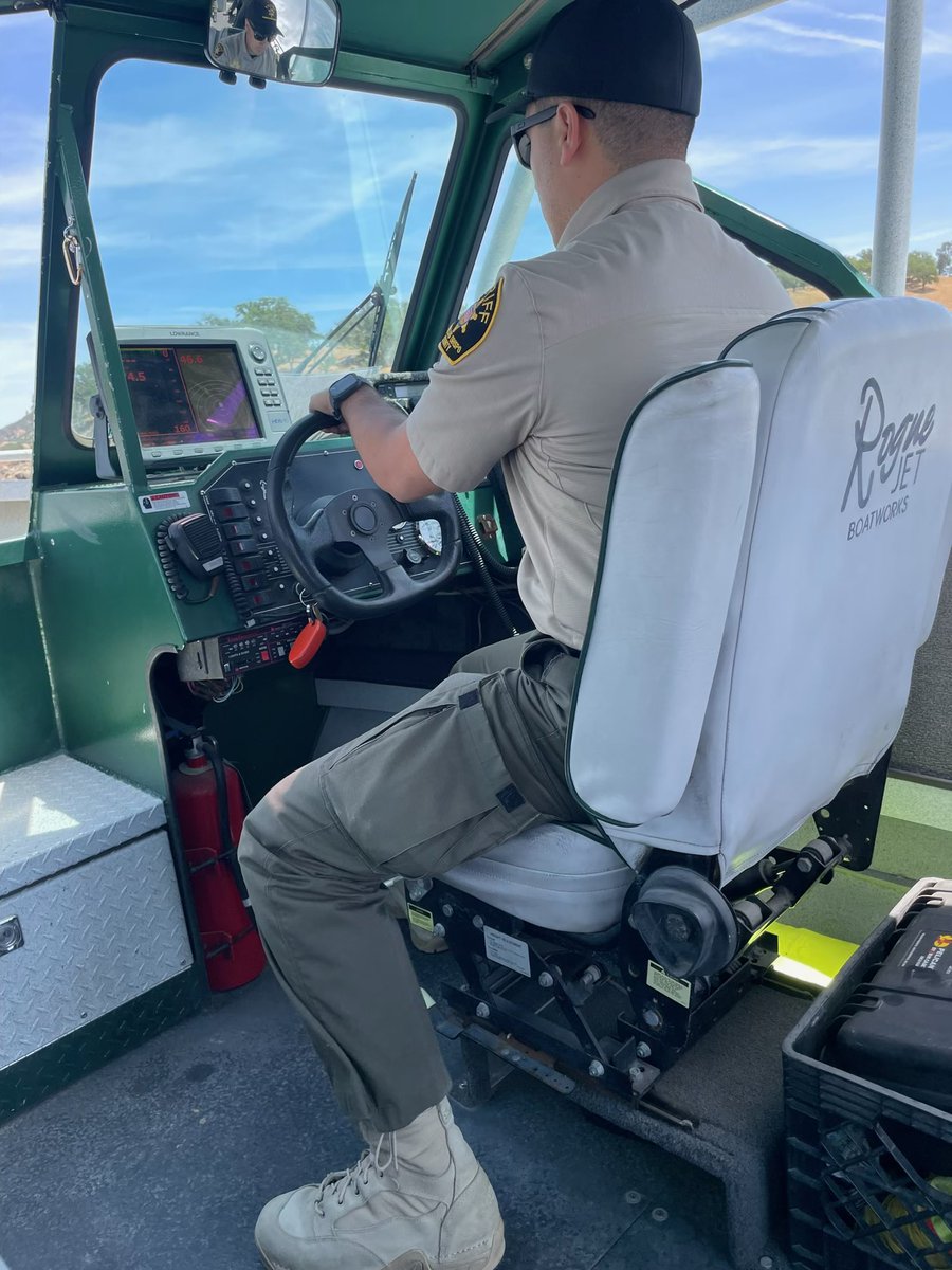 SLOSheriff's tweet image. Today, our Deputies trained with Monterey County Park Rangers on their Rogue Jet Boat. With summer just around the corner, our Marine Enforcement Unit is getting ready to patrol local lakes and help keep everyone safe on the water. 🚤🚨#MarineEnforcementUnit #SLOSheriff #MEU…