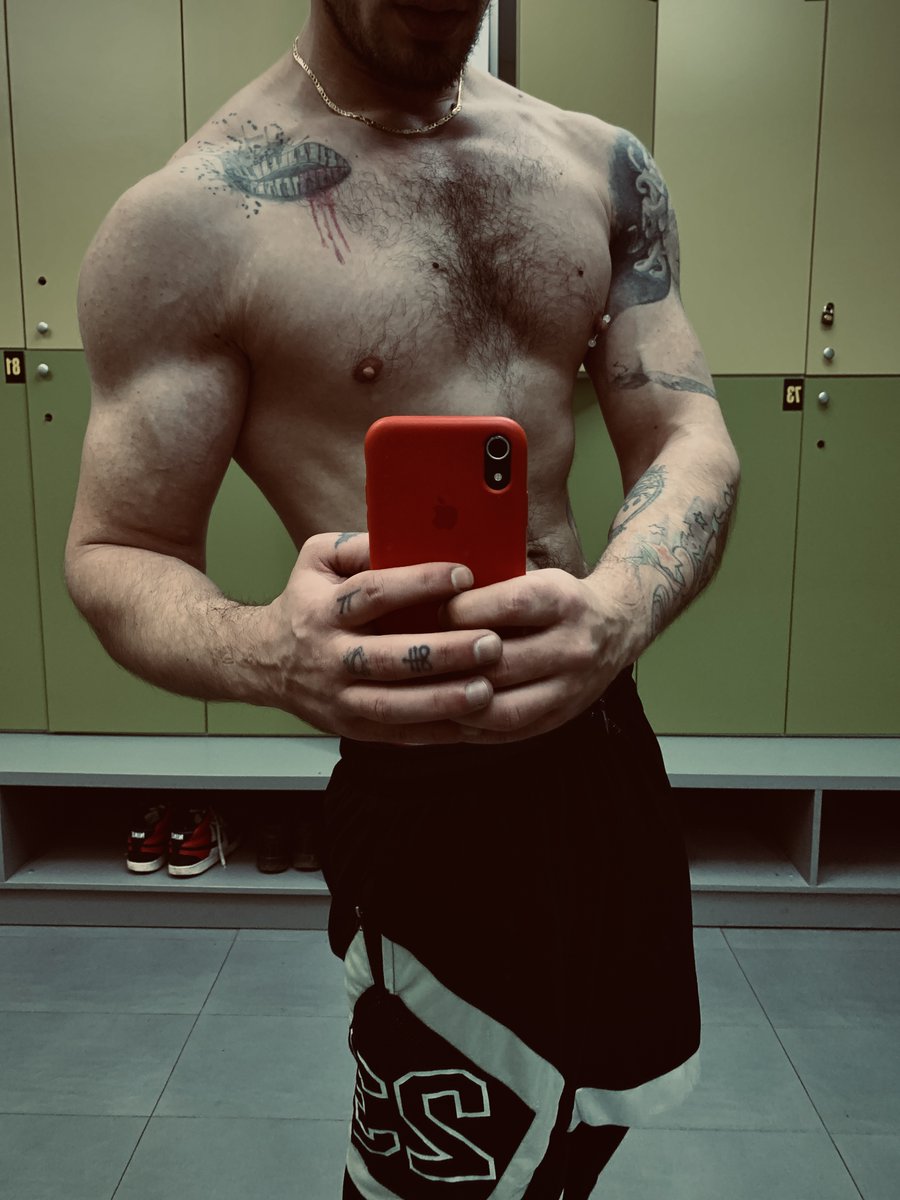 dean_carter08's tweet photo. Ready to drain my cashslaves dry. Submit to your CamDom King and watch me wreck you. DM to get owned🐷
wataa
#paypigsfindme #paypigsfindom #WalletDrainers #dominant #GayFindom #CamDom #SubDrain #Cashslaves #Cashsub https://t.co/3qjzJkXfcQ