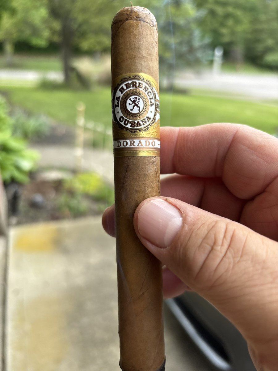 Workout at my favorite gym! Now post workout cigar!!!!!