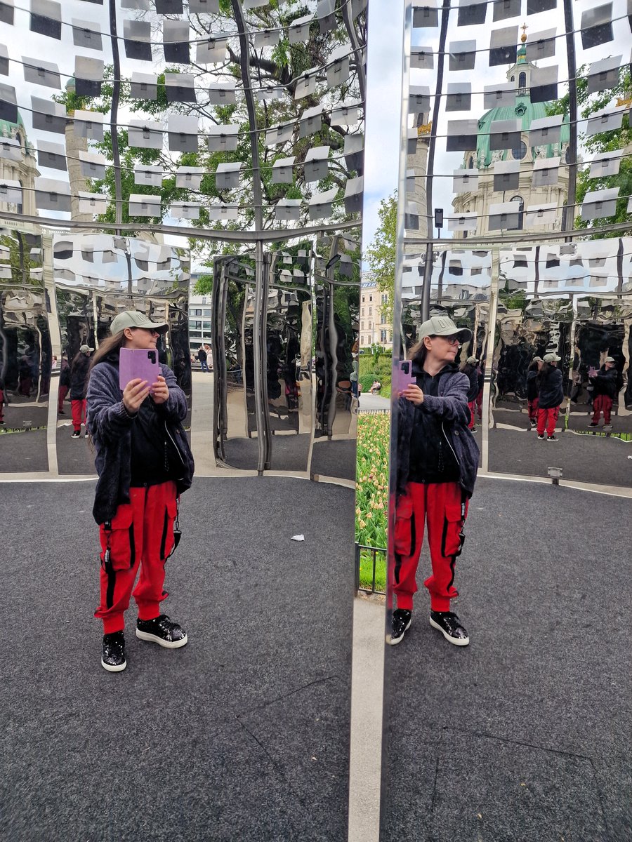 DJairportdisco's tweet photo. #mirrors #mirrorpic #mirrorphoto #mirrormirror #mirrorphotography #mirrormirror #cityfun #mirrorinthecity #artexhibition #viennacity #photooftheweek https://t.co/VAPI6ZjW61