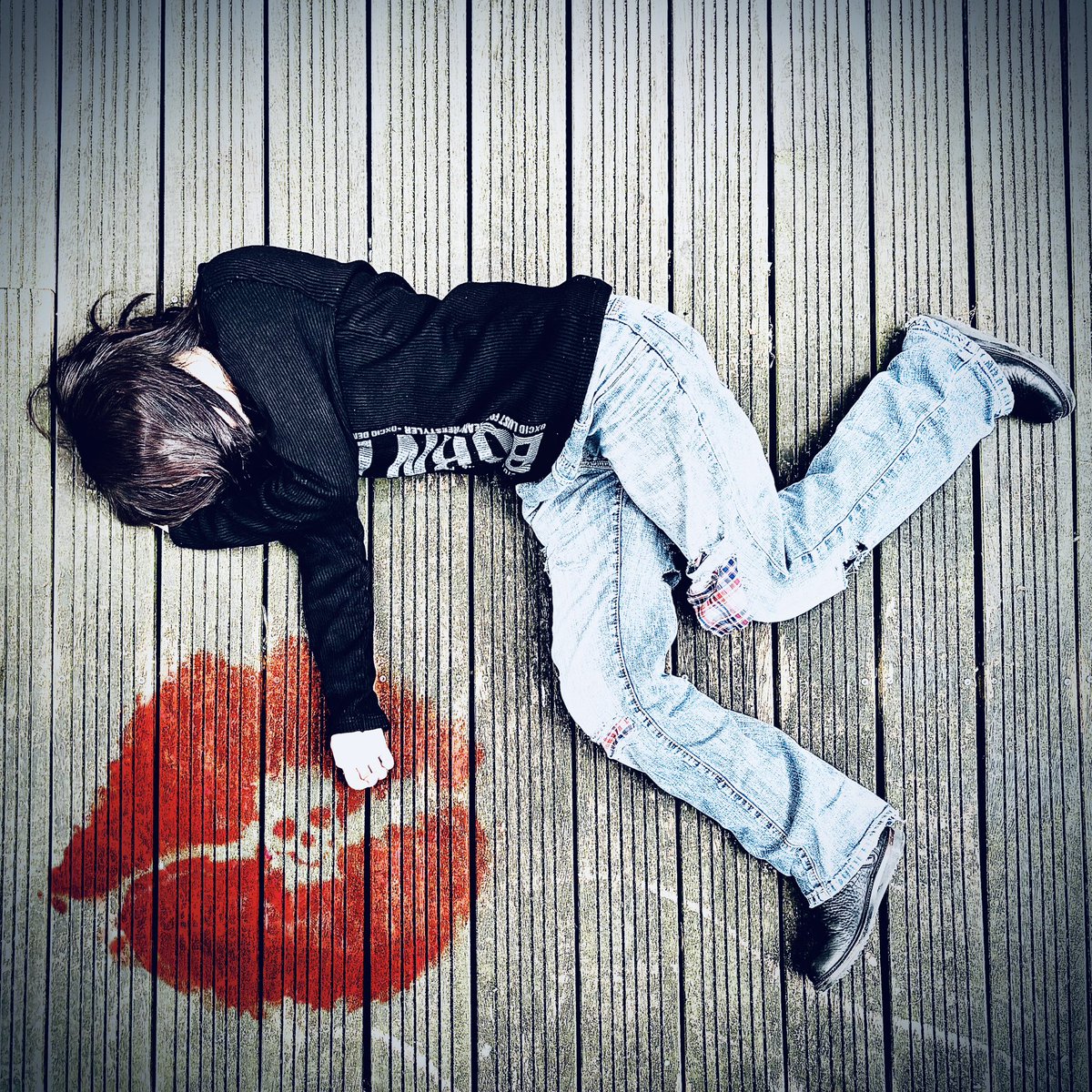 projet out

Paradise kiss
Smack! p. <a href="/raryprod/">rary</a> 
Bloody rose p. <a href="/eytoooo/">eyto</a> <a href="/raryprod/">rary</a> 
Cat paws 
Gora p. <a href="/raryprod/">rary</a> 
Château ft. <a href="/untilstainn/">stainn</a> 

mix master <a href="/untilstainn/">stainn</a> 

open.spotify.com/album/6nLxMnsx…