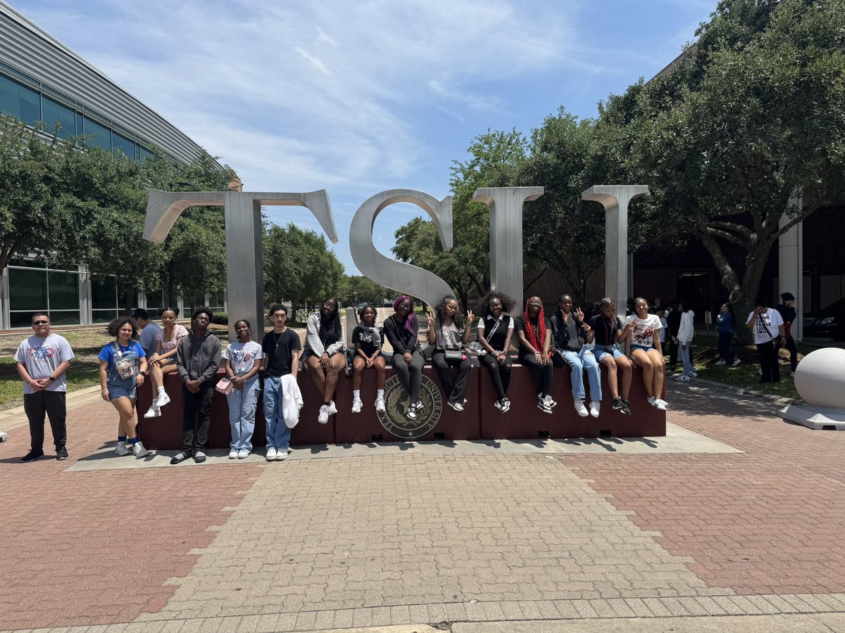 Region 10 Gear Up (@r10_gearup) on Twitter photo Our scholars <a href="/DuncanvilleISD/">Duncanville ISD</a> traveled down I-45 to visit <a href="/UH_Live/">UniversityofHouston</a> and <a href="/TexasSouthern/">Texas Southern University</a> , exploring campus life, touring academic buildings, and getting real advice from college ambassadors. College dreams in motion! #gearupworks <a href="/edpartnerships/">NCCEP</a> <a href="/BryanByrd22/">Bryan Keith Byrd Jr.</a> Our scholars <a href="/DuncanvilleISD/">Duncanville ISD</a> traveled down I-45 to visit <a href="/UH_Live/">UniversityofHouston</a> and <a href="/TexasSouthern/">Texas Southern University</a> , exploring campus life, touring academic buildings, and getting real advice from college ambassadors. College dreams in motion! #gearupworks <a href="/edpartnerships/">NCCEP</a> <a href="/BryanByrd22/">Bryan Keith Byrd Jr.</a>