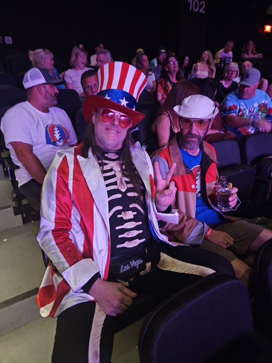 Concert_People's tweet image. Uncle Sam &amp;amp; Hunter S. Thompson 🇺🇸
#SetBreak Set2 N2 
#DeadForever #FinalWeekend2025 #ConcertPeople 💀🥀⚡️🎶