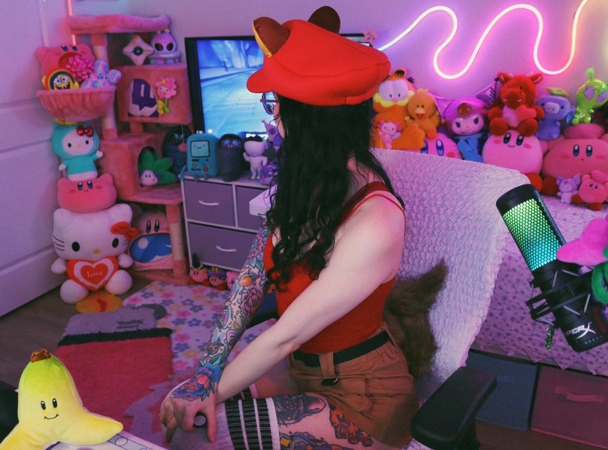 squirrel mario cosplay + nintendo games 
then playing more destiny 2! 
 
live now @ twitch.tv/calamitykait 🎈