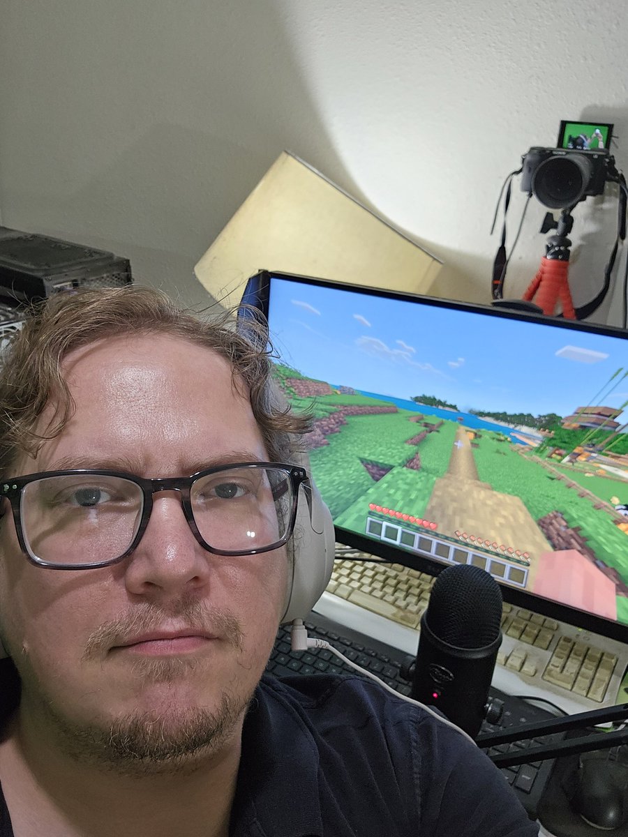 BloodLustr's tweet photo. #Live #Streaming #Minecraft https://t.co/Xthm5LHO3L