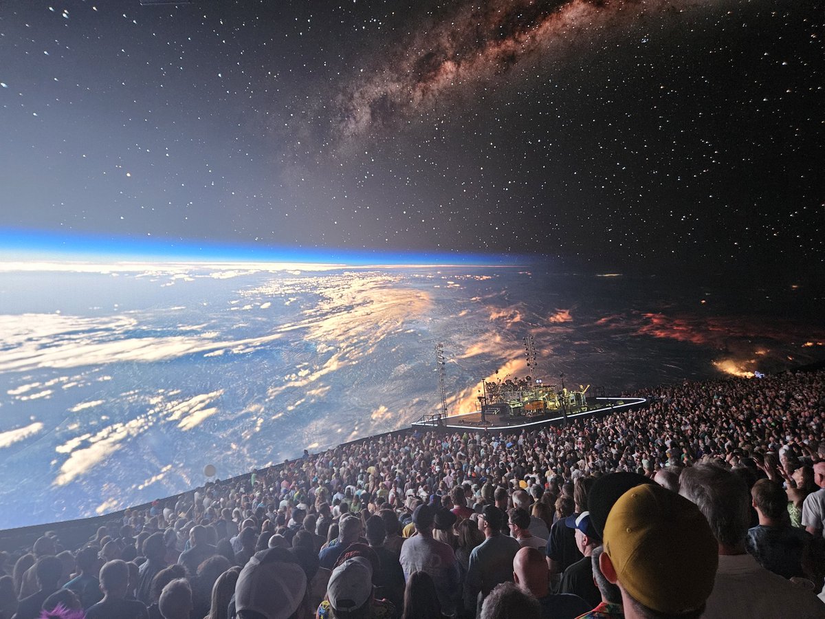 Concert_People's tweet image. SETBREAK N2
officially halfway through 
#DeadForever #FinalWeekend2025 already 😭😭😭😭😭😭😭
#ConcertPeople 💀🥀⚡️🎶