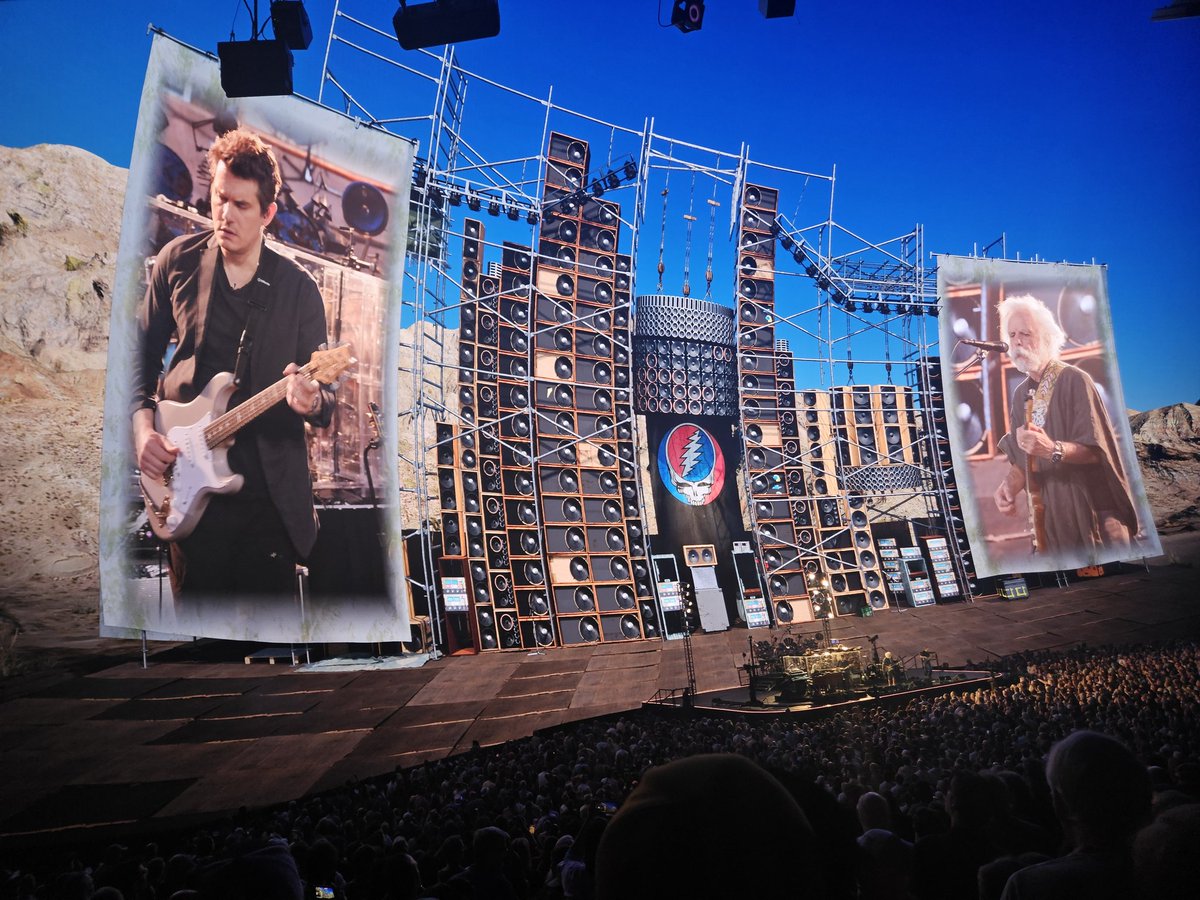 Concert_People's tweet image. SETBREAK N2
officially halfway through 
#DeadForever #FinalWeekend2025 already 😭😭😭😭😭😭😭
#ConcertPeople 💀🥀⚡️🎶