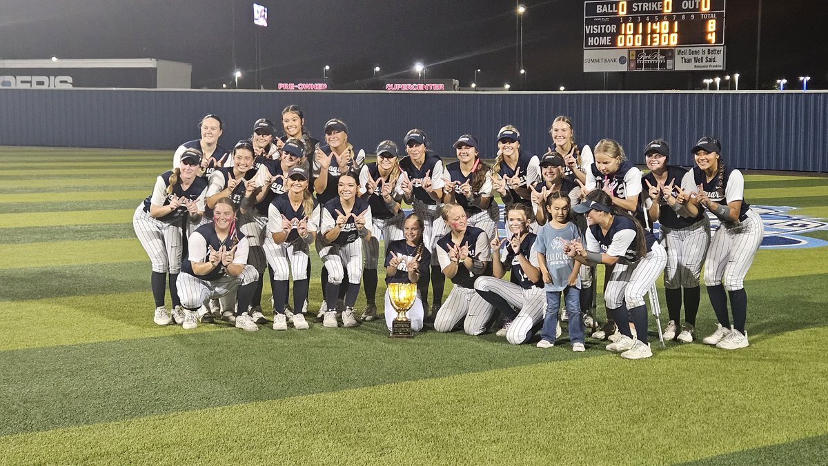 FINAL:
<a href="/FMSoftball/">FMHS Jaguar Softball</a> 8
<a href="/planoeastsb/">Plano East Softball</a> 4
RBI single by Martin and 2-RBI double by Wilson shrink the lead for East, but freshman Nahla Hurst put on a show.
Marked a 3-error single, her inside the park grandslam proved to be the difference.
Your 6A D1 State semifinalists, <a href="/FMSoftball/">FMHS Jaguar Softball</a>