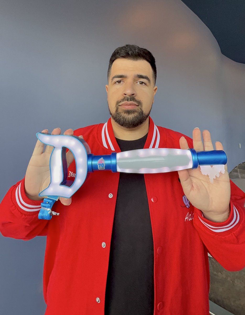 AwesomeAdam tweet media