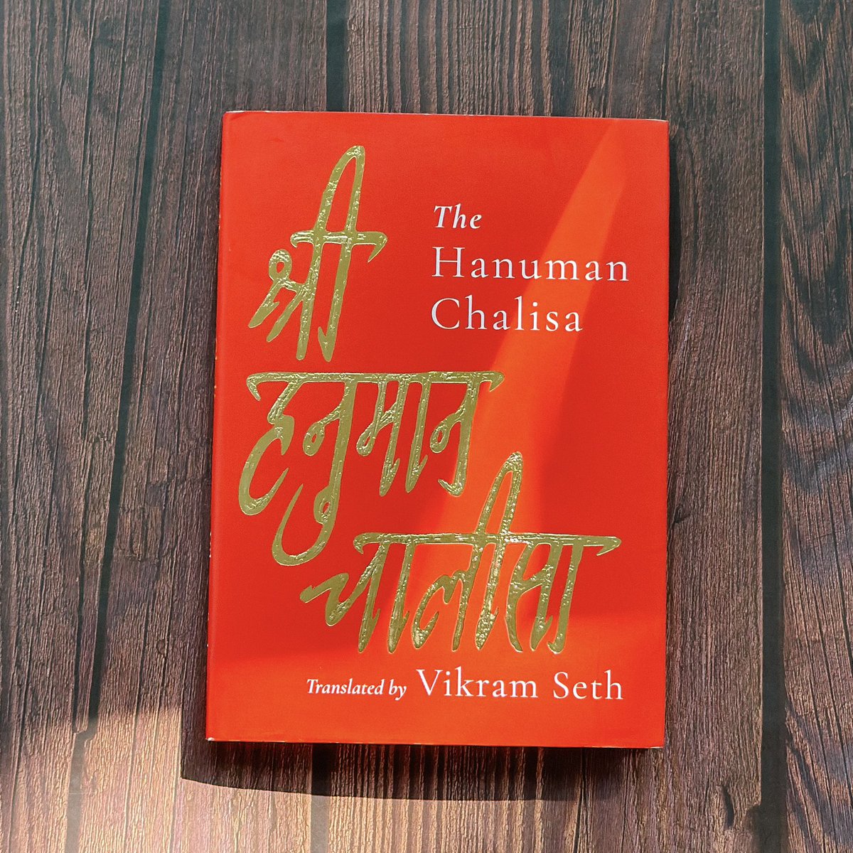 thebookboxstore's tweet image. #VikramSeth’s lyrical translation of #TheHanumanChalisa captures the power and devotion of the original in a timeless bilingual edition—perfect for reflection and gifting.