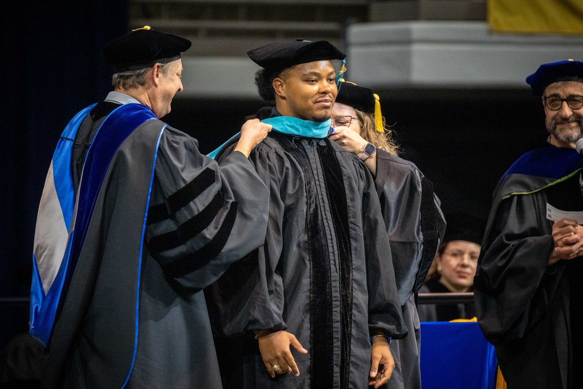 AngeloStatePres's tweet image. Night one is in the books, and what a night it was! Congratulations to all our graduates. The future is brighter because of you, and we can't wait to see how you lead the charge!