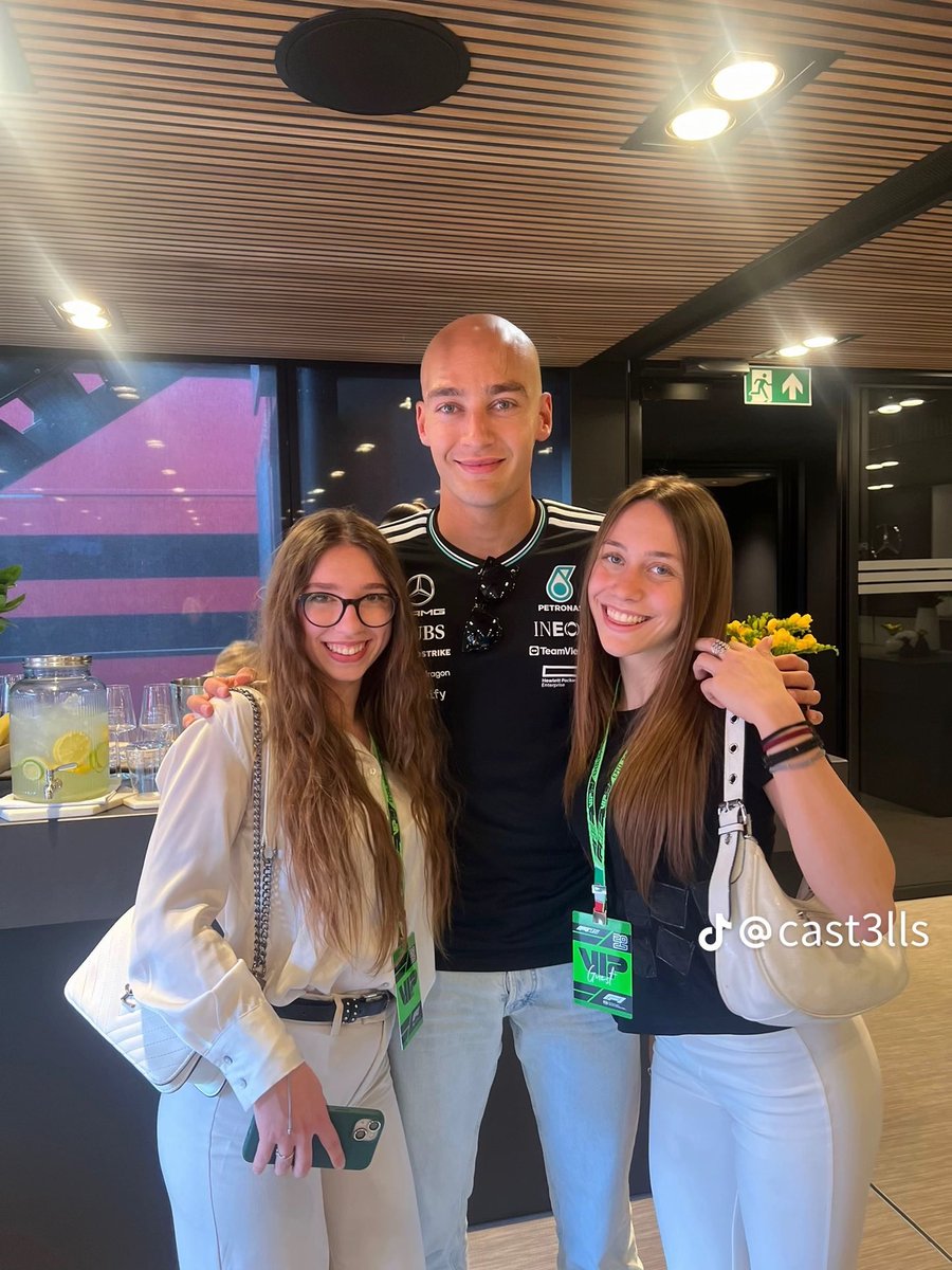 George Russell Updates tweet media