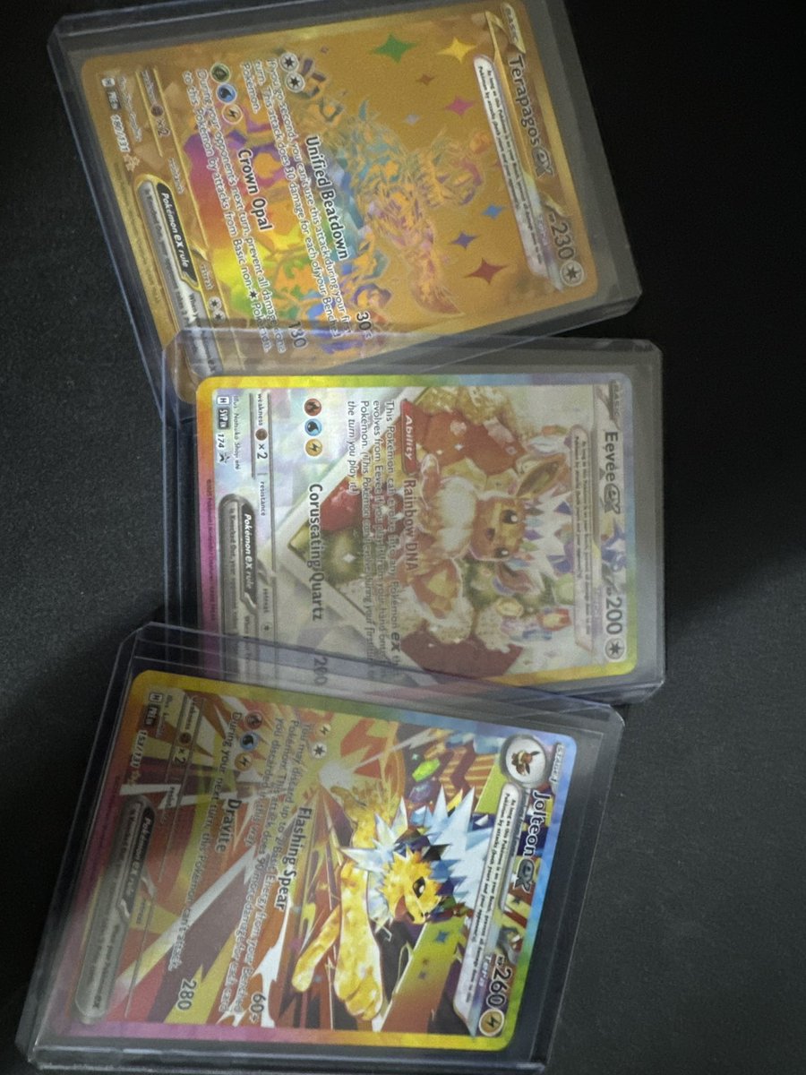 WOW I OPENED A PRISMATIC SPC

2 MORE SPCS LEFT 🙀