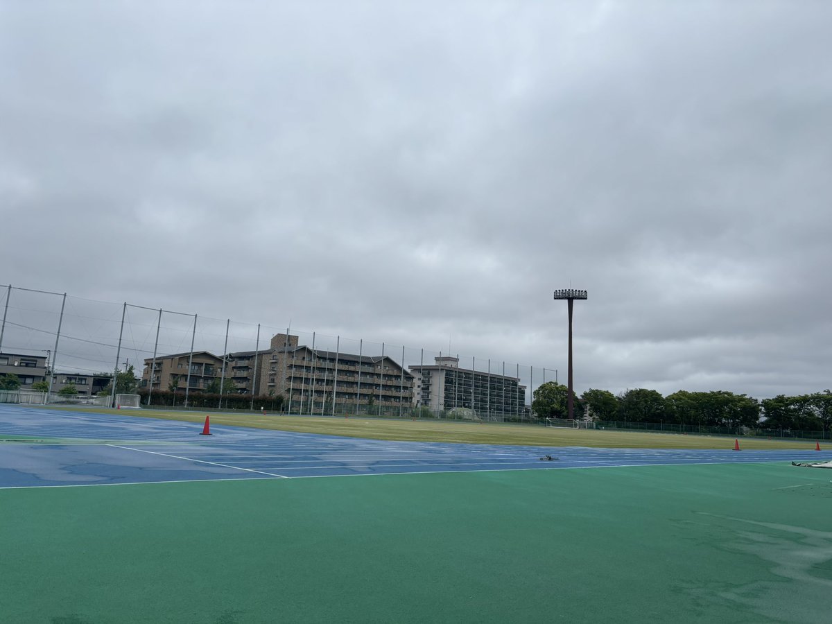 吹田総合運動場

100m×3  シューズ
15"94  14"32  13"66

100m×2
12"00  11"97

２日連続でここへ！
昨日の疲労があったけど、追い風で何とか11秒台！疲労抜けたら11"6〜7は出ると期待！笑