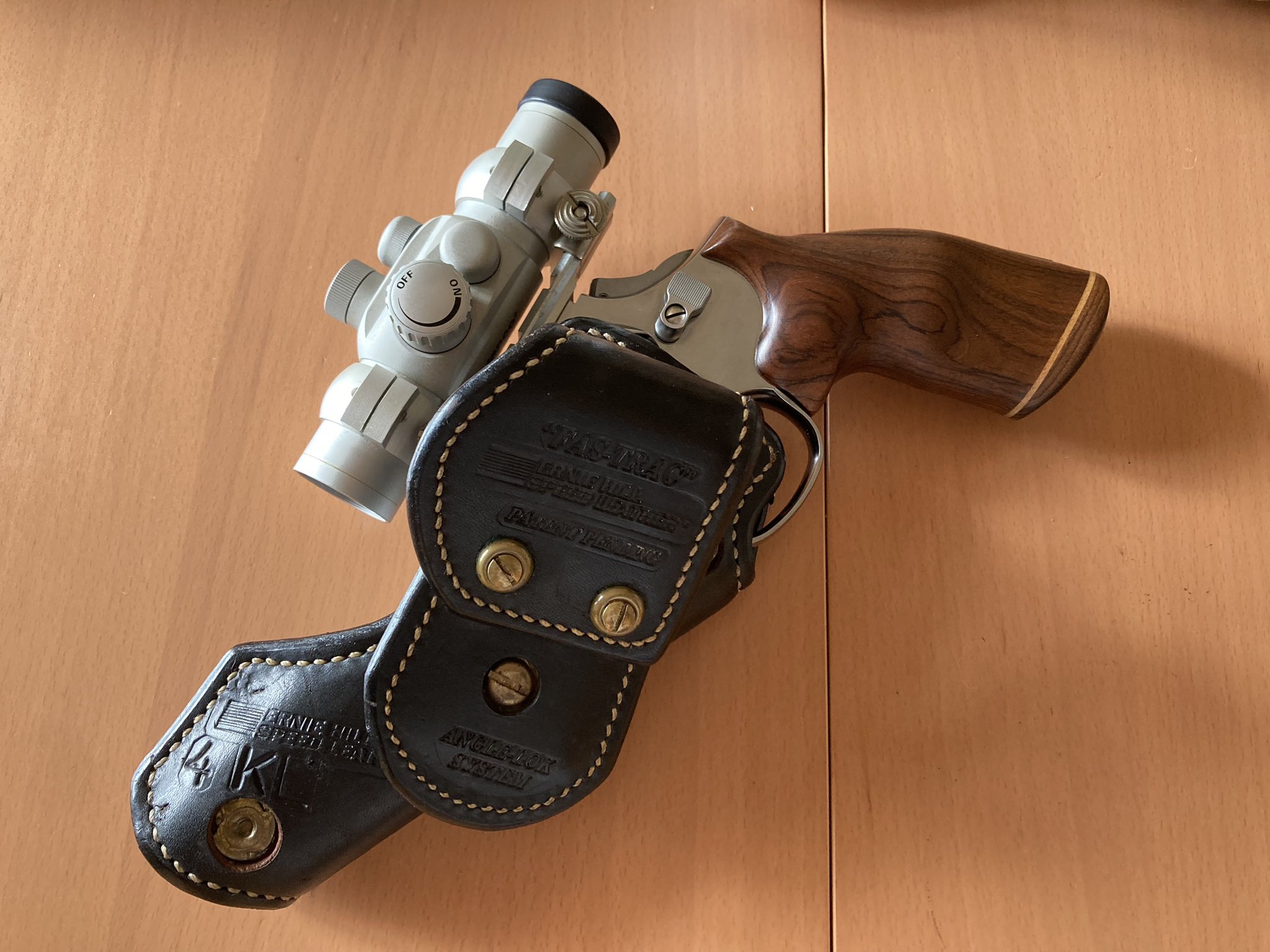 ザネ ERNIE HILL アーニーヒル 実銃用 スピード ホルスター ザネ