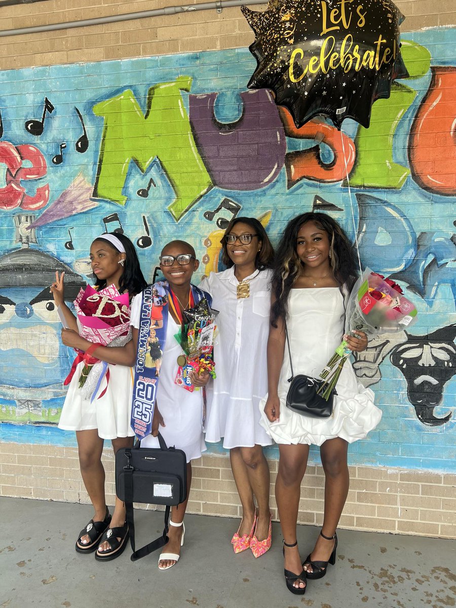 DunbarMagnet's tweet image. Thank you to Patrice Victoria for the great pictures! #DunbarDoesItBEST #LearningLeading #GrowingGreatness