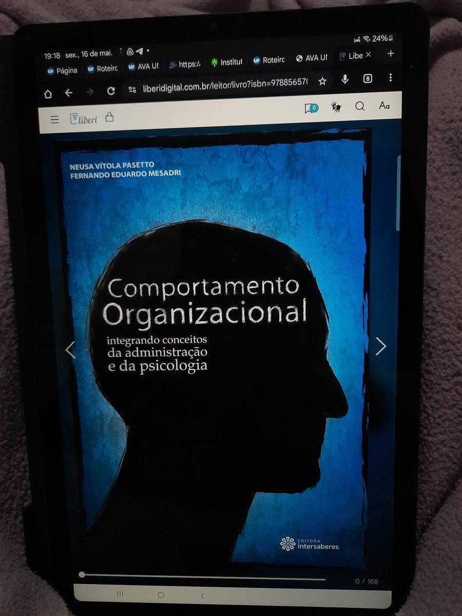 jespython's tweet image. 21 anos é uma idade muito babilônica e ta servindo transformação, plots e eras (vou trancar a faculdade
