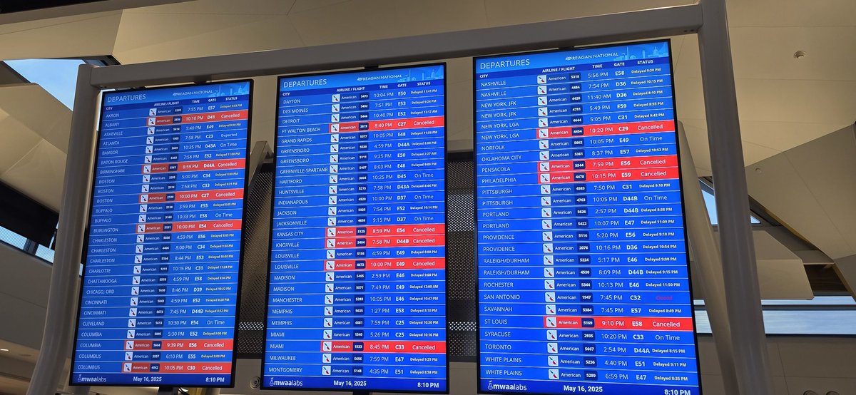 watsonj55's tweet photo. @AmericanAir GET IT TOGETHER... Nearly every flight either delayed or canceled. Pathetic. https://t.co/vX0fbHzLVK