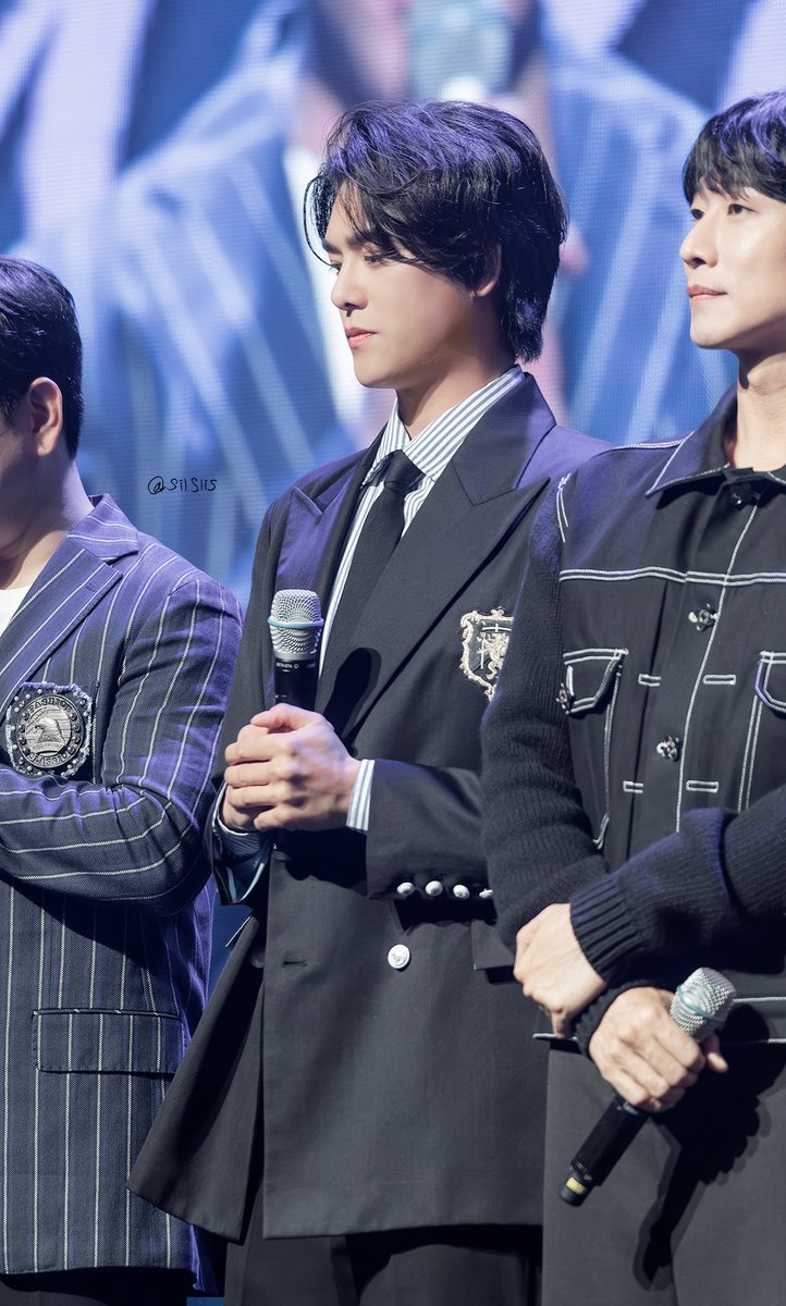 2025. 5. 11. 베어 더 뮤지컬 10주년 콘서트 포토타임
윤소호 피터

스트라이프 셔츠 입고 
가슴에 와펜 달아서 
교복 느낌

#윤소호 #베어더뮤지컬