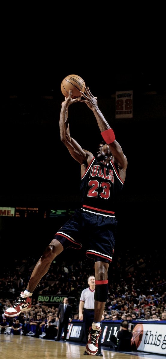 MJ 🐐

NBA Wallpaper 🏀