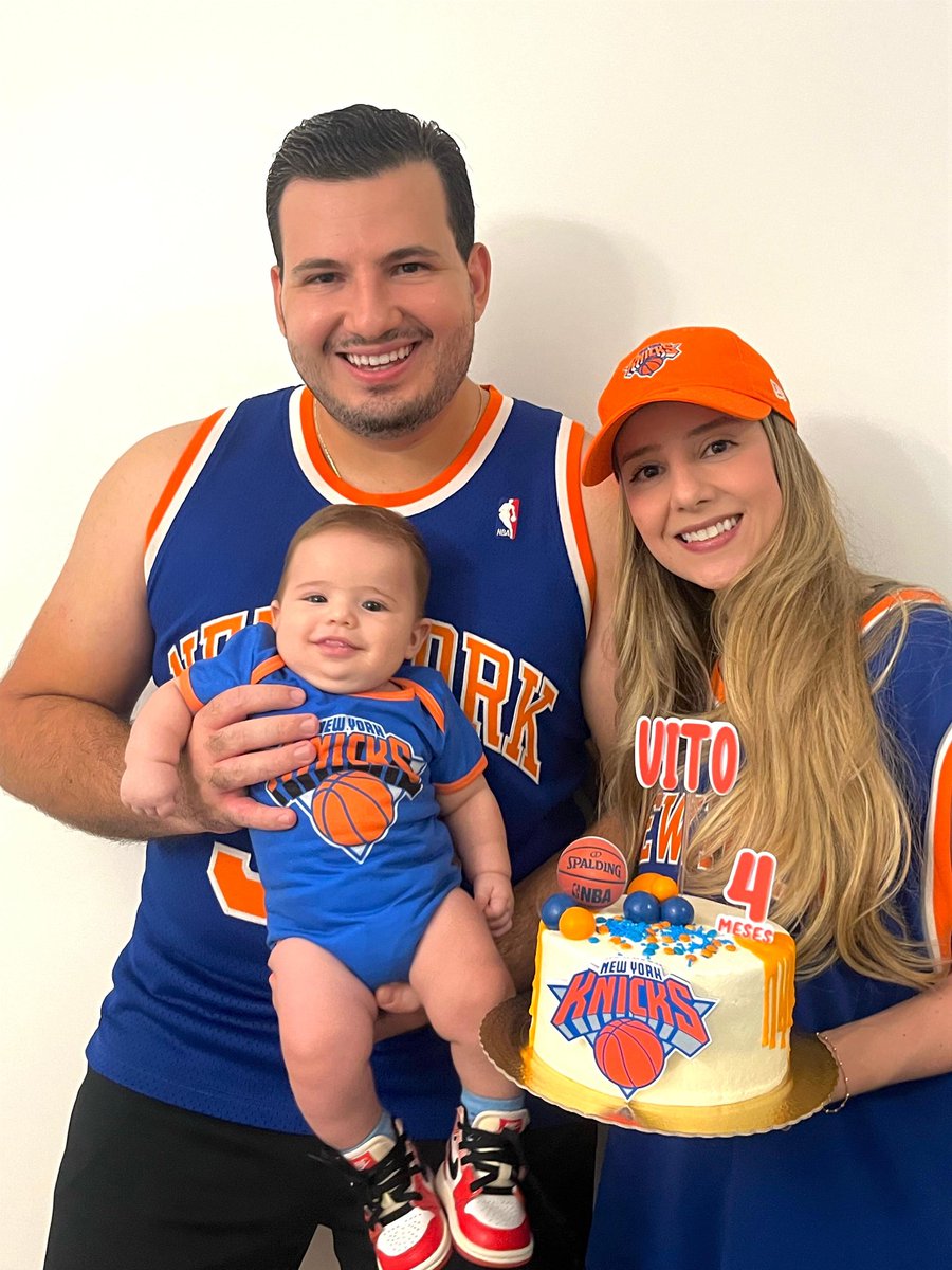 aerciofneto's tweet photo. Bolinho do Knicks pra fechar a série hoje 

#NewYorkForever 
@nyknicks 
#KnicksIn6
#Mesversario @bolapresa @ocafebelgrado @NYKnicksBR https://t.co/fzHCSR1CIp