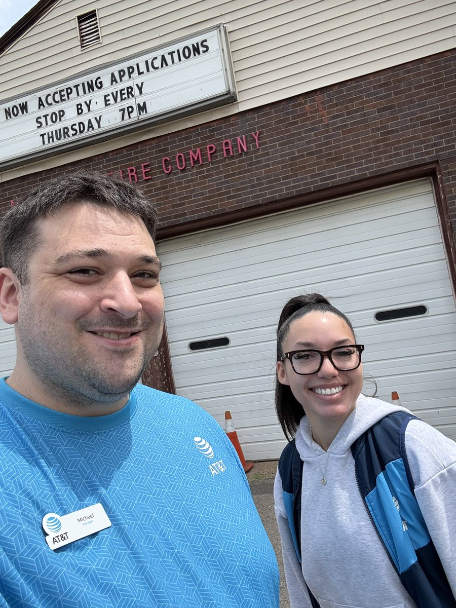 Mike_Vesio's tweet image. Big shoutout to @mtaylor_1of1 and the WAVE squad for taking FirstNet straight to our local first responders this month. Love seeing the team make an impact outside the store! #FirstNet #ATTLife