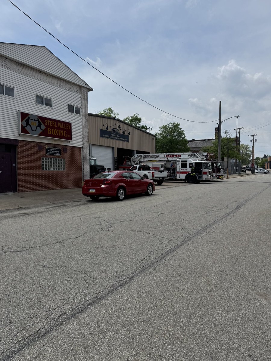 Mike_Vesio's tweet image. Big shoutout to @mtaylor_1of1 and the WAVE squad for taking FirstNet straight to our local first responders this month. Love seeing the team make an impact outside the store! #FirstNet #ATTLife